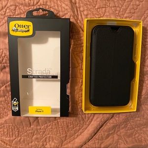 Otter box black strada case for iphone 11